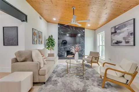 1701 Chesterfield Dr, Carrollton, TX 75007