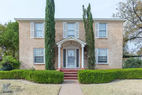 341 N 3rd Ave, Munday, TX 76371