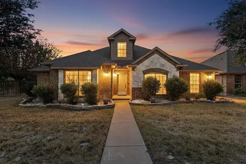 201 Hartley Ln, Red Oak, TX 75154