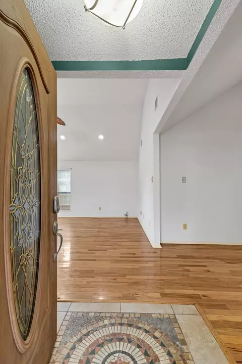 Entry Way - 8405 Spinnaker Cv, Rowlett, TX 75089 photo 1 of 2