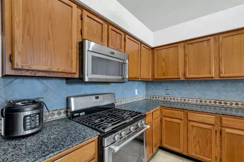 Kitchen - 8405 Spinnaker Cv, Rowlett, TX 75089 photo 2 of 3