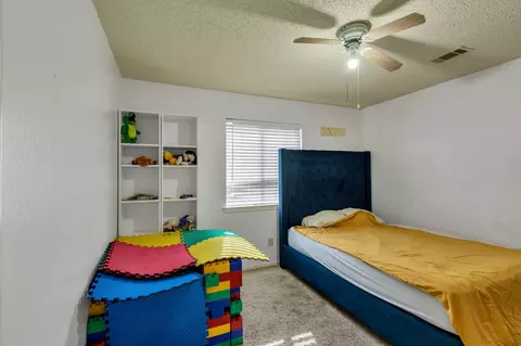Bedroom - 8405 Spinnaker Cv, Rowlett, TX 75089 photo 4 of 5