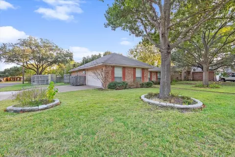 10700 Apache Dr, Waco, TX 76712