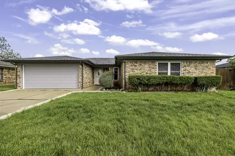 304 Tahiti Dr, Granbury, TX 76048