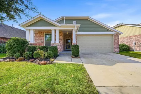 1400 Roadrunner Dr, Little Elm, TX 75068