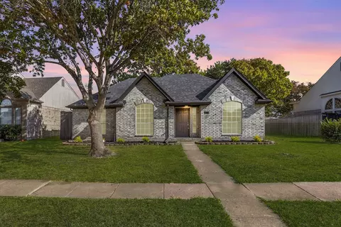 3818 Martha Ln, Rowlett, TX 75088