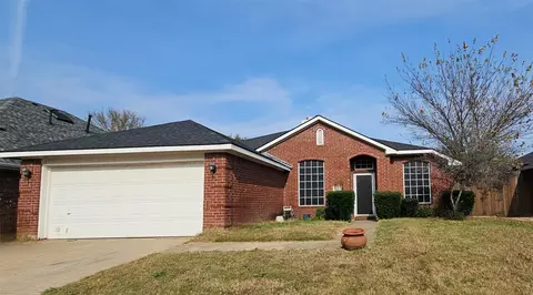 1711 Meadowview Dr, Corinth, TX 76210
