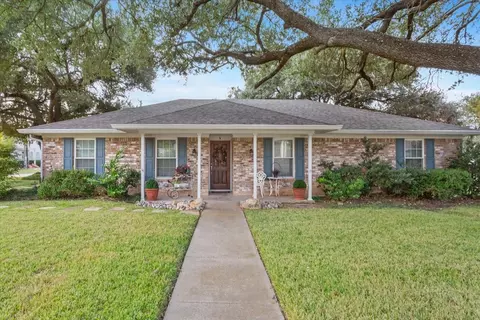 8604 Briargrove Dr, Woodway, TX 76712