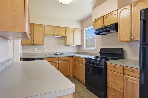 Kitchen - 809 Milam Dr, Euless, TX 76039 photo 1 of 3