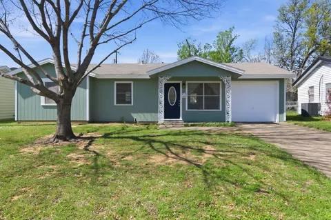 Exterior - 809 Milam Dr, Euless, TX 76039 photo 7 of 7