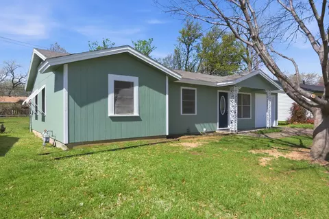 Exterior - 809 Milam Dr, Euless, TX 76039 photo 6 of 7