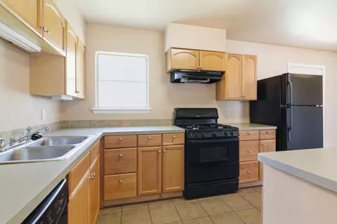 Kitchen - 809 Milam Dr, Euless, TX 76039 photo 3 of 3