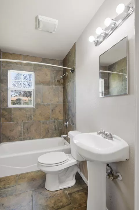 Bath - 809 Milam Dr, Euless, TX 76039 photo 1 of 1