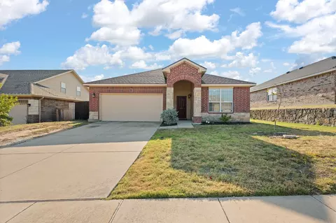 204 Rock Meadow Dr, Crowley, TX 76036