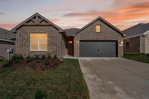 3523 Helena St, Gainesville, TX 76240