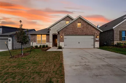 3517 Helena St, Gainesville, TX 76240