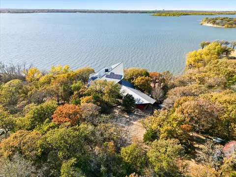 640 Diamond Point Dr, Oak Point, TX 75068