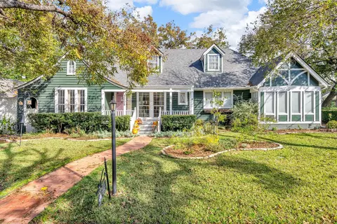 1208 Martha St, Waxahachie, TX 75165