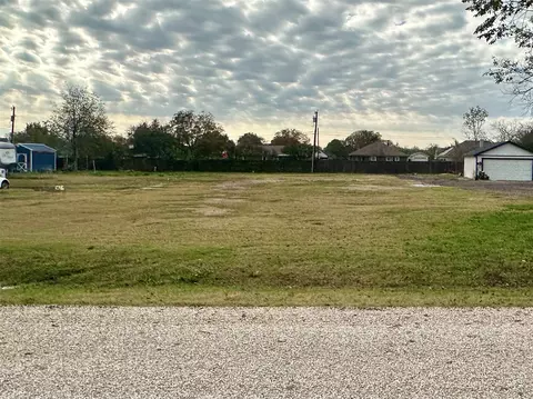 608 Matador Dr, Oak Point, TX 75068