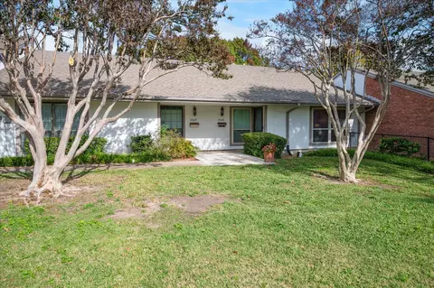 13641 Flagstone Ln, Dallas, TX 75240