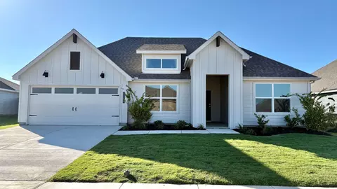 4231 Cornerstone Cir, Granbury, TX 76048