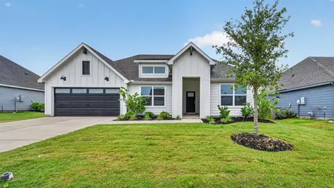 4231 Cornerstone Cir, Granbury, TX 76048