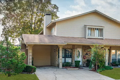 718 Intrepid Dr, Garland, TX 75043