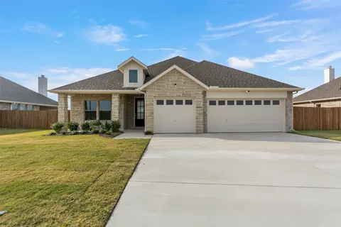 308 Timber Ridge Dr, Nevada, TX 75173