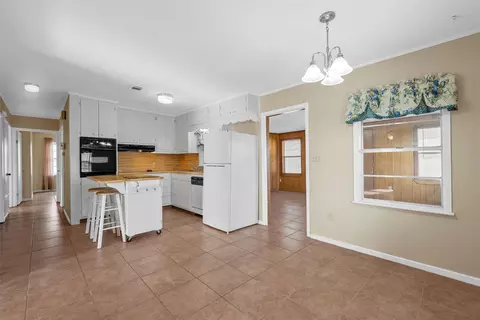Kitchen - 2977 Old Lorena Rd, Lorena, TX 76655 photo 4 of 4