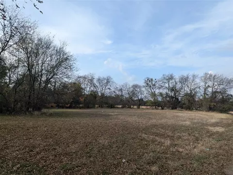 815 Seven Oaks Rd, Bonham, TX 75418