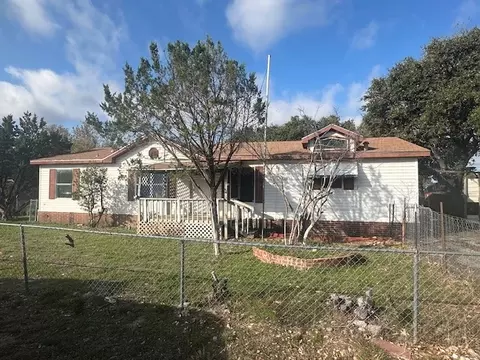 132 Juan Ct, Hudson Oaks, TX 76087