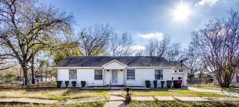 903 W 8th St, Bonham, TX 75418