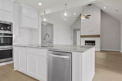 Kitchen - 16813 Chapel Rd, Lorena, TX 76655 photo 4 of 4
