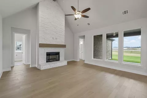 Living - 16813 Chapel Rd, Lorena, TX 76655 photo 3 of 4