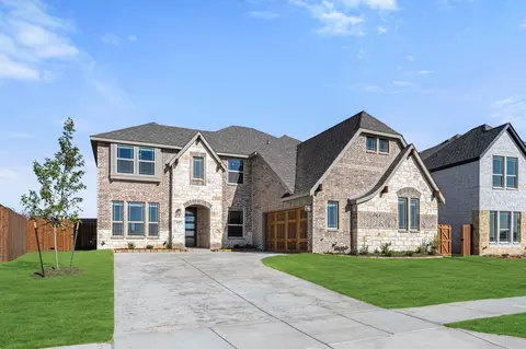 933 Cannes Dr, Red Oak, TX 75154