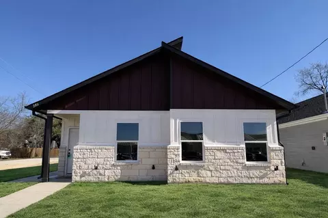 2101 College St, Greenville, TX 75401