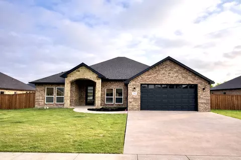 504 Limestone Cir, Mabank, TX 75147