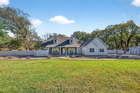 380 Crescent Dr, Pottsboro, TX 75076