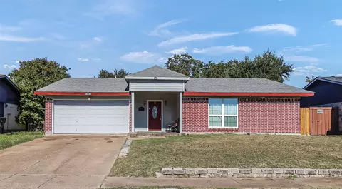 3217 Lariat Ln, Garland, TX 75042
