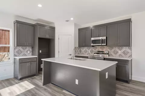 441 Sparks St, Dallas, TX 75203