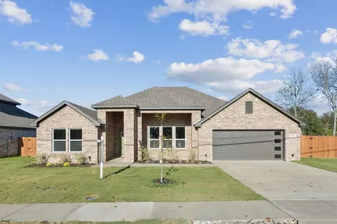 500 Mineral Wells St, Terrell, TX 75160