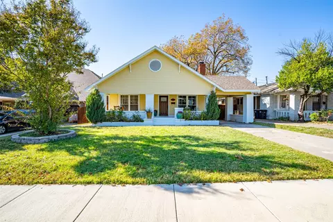1620 Clover Ln, Fort Worth, TX 76107