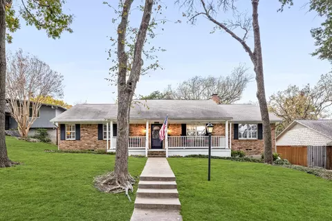 9258 Cliffmere Dr, Dallas, TX 75238