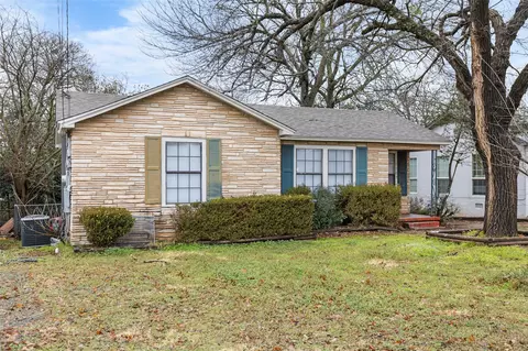 1105 Woodlawn Blvd, Denison, TX 75020