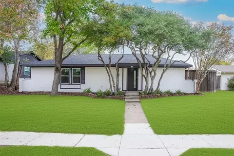 725 Middle Glen Dr, Garland, TX 75043