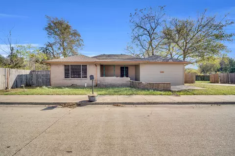 316 S 5th St, Midlothian, TX 76065