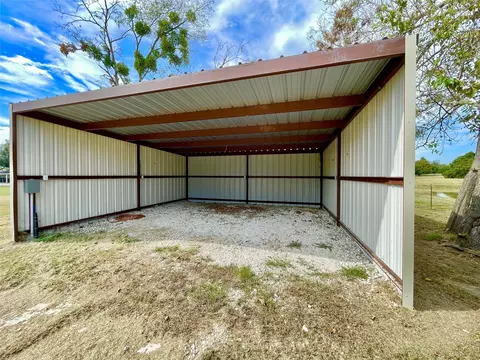 Exterior - 945 Brickyard Rd, West, TX 76691 photo 7 of 10