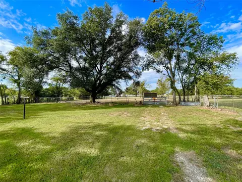 Exterior - 945 Brickyard Rd, West, TX 76691 photo 6 of 10