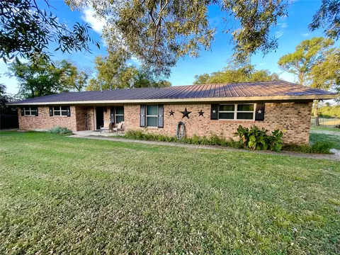 Exterior - 945 Brickyard Rd, West, TX 76691 photo 2 of 10