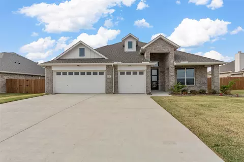 310 Timber Ridge Dr, Nevada, TX 75173